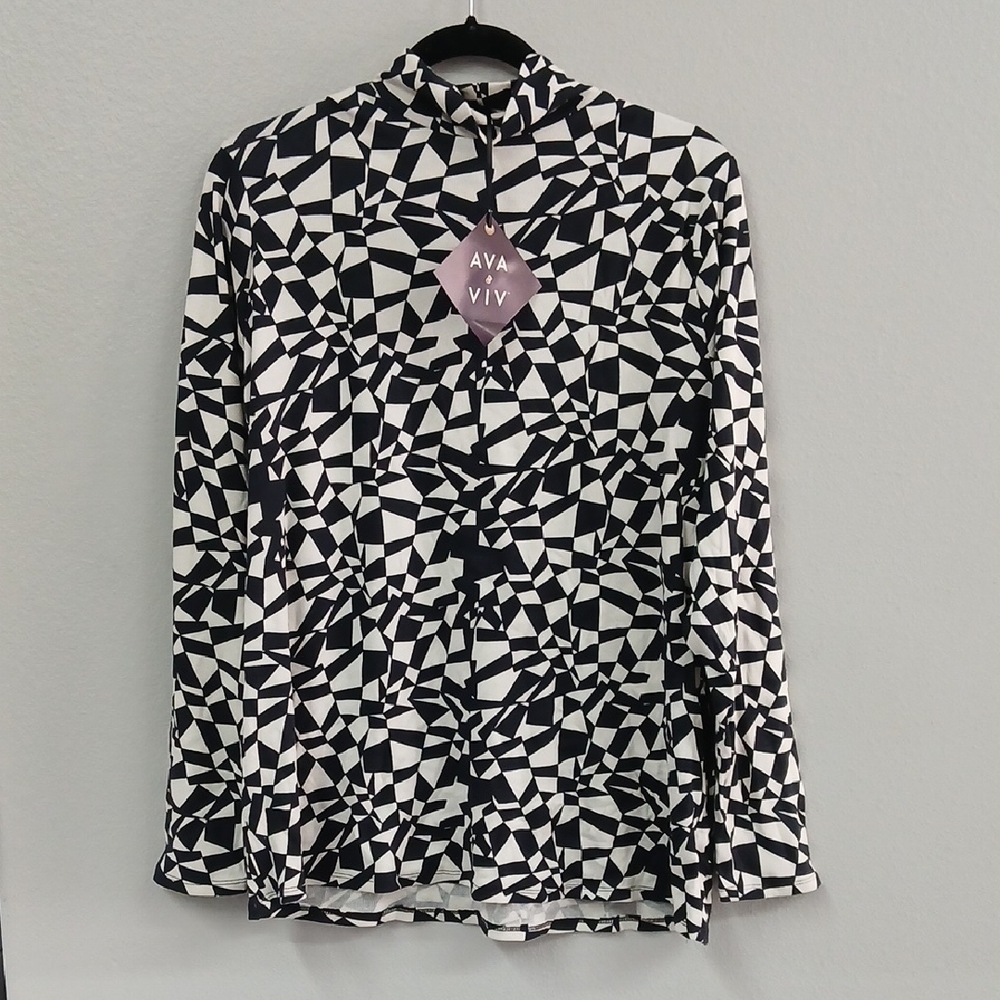 Ava & Viv Black and White Geometric Women's Top 1X